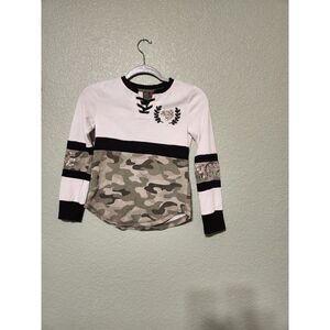Girls camo medium mischievous top